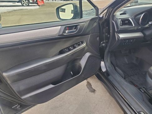 Used 2018 Subaru Outback 2.5i Premium image 9