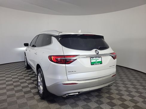 Used 2018 Buick Enclave Premium w/ Experience Buick Package FWD image 5