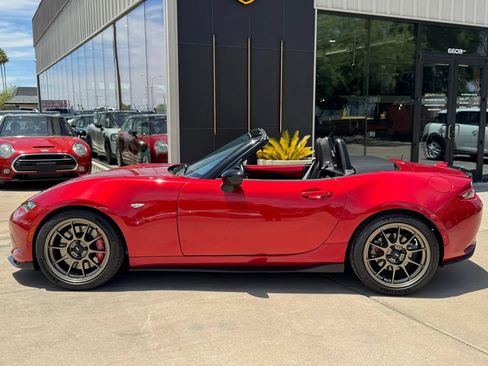 Used 2016 MAZDA MX-5 Miata Club RWD image 9