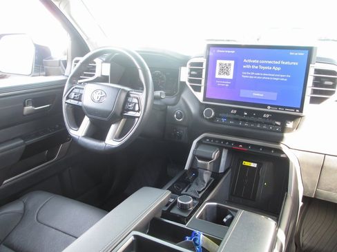Used 2024 Toyota Tundra Limited image 21
