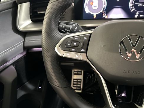 New 2026 Volkswagen Tiguan SE R-Line image 30
