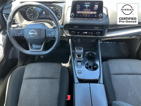 Certified 2025 Nissan Rogue SV FWD image 12