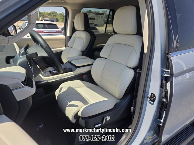 New 2027 Lincoln Navigator Premiere AWD/4WD image 8