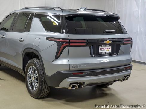 Used 2024 Chevrolet Traverse LT w/ LPO, Floor Liner Package image 7