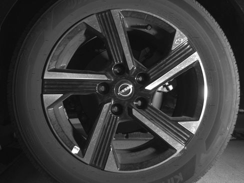 Used 2025 Nissan Sentra SV FWD image 14