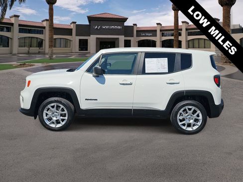 Used 2023 Jeep Renegade Latitude AWD/4WD image 5