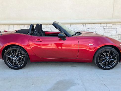 Used 2016 MAZDA MX-5 Miata Club image 2