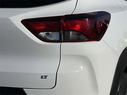 Used 2025 Chevrolet TrailBlazer LT image 7