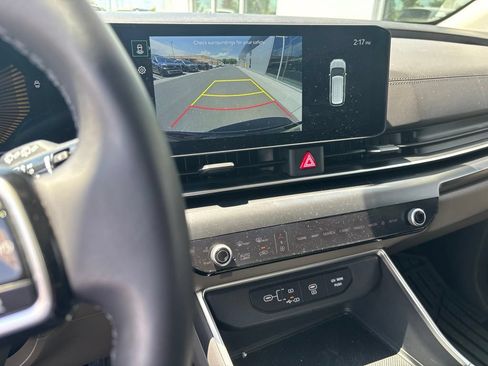 Certified 2026 Kia Carnival FWD image 9