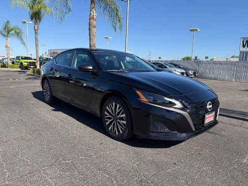 New 2026 Nissan Altima 2.5 SV FWD image 1