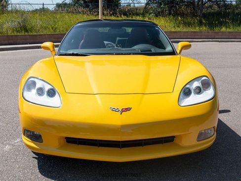 Used 2007 Chevrolet Corvette Coupe w/ Preferred Equipment Group RWD image 23