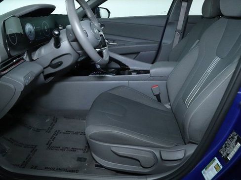 Certified 2024 Hyundai Elantra SEL w/ Convenience Package image 18