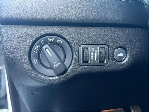 Used 2019 Dodge Charger R/T w/ Plus Group image 18