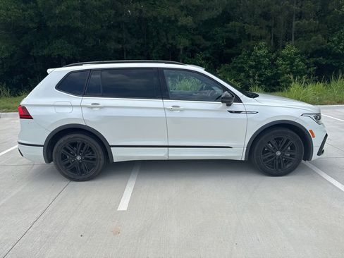 Used 2022 Volkswagen Tiguan SE R-Line FWD image 4