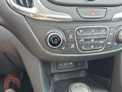 Used 2019 Chevrolet Equinox LT FWD image 20