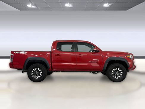 Used 2022 Toyota Tacoma TRD Off-Road w/ TRD Premium Off Road Package AWD/4WD image 8