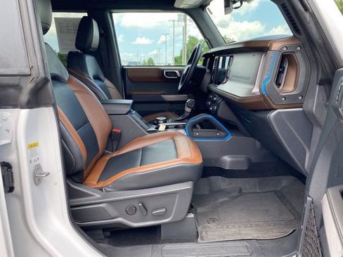 Used 2023 Ford Bronco Outer Banks AWD/4WD image 18