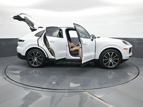 Certified 2026 Porsche Cayenne Coupe AWD/4WD image 33