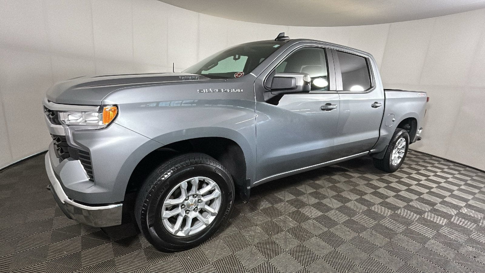 Used 2026 Chevrolet Silverado 1500 LT AWD/4WD image 7