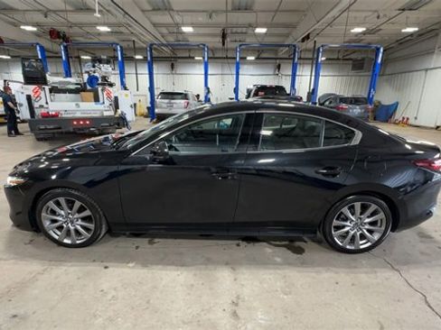 Used 2019 MAZDA MAZDA3 Sedan w/ Premium Package image 7