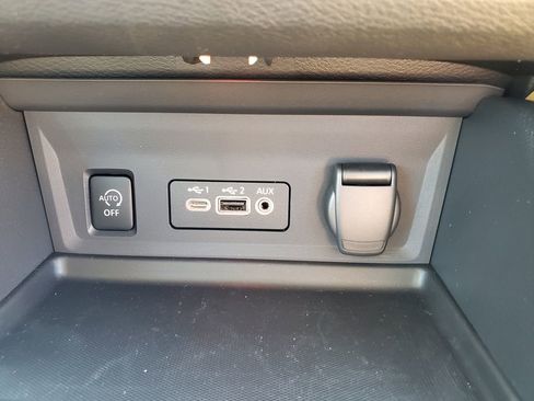 New 2025 Nissan Sentra SV w/ SV Premium Package image 29