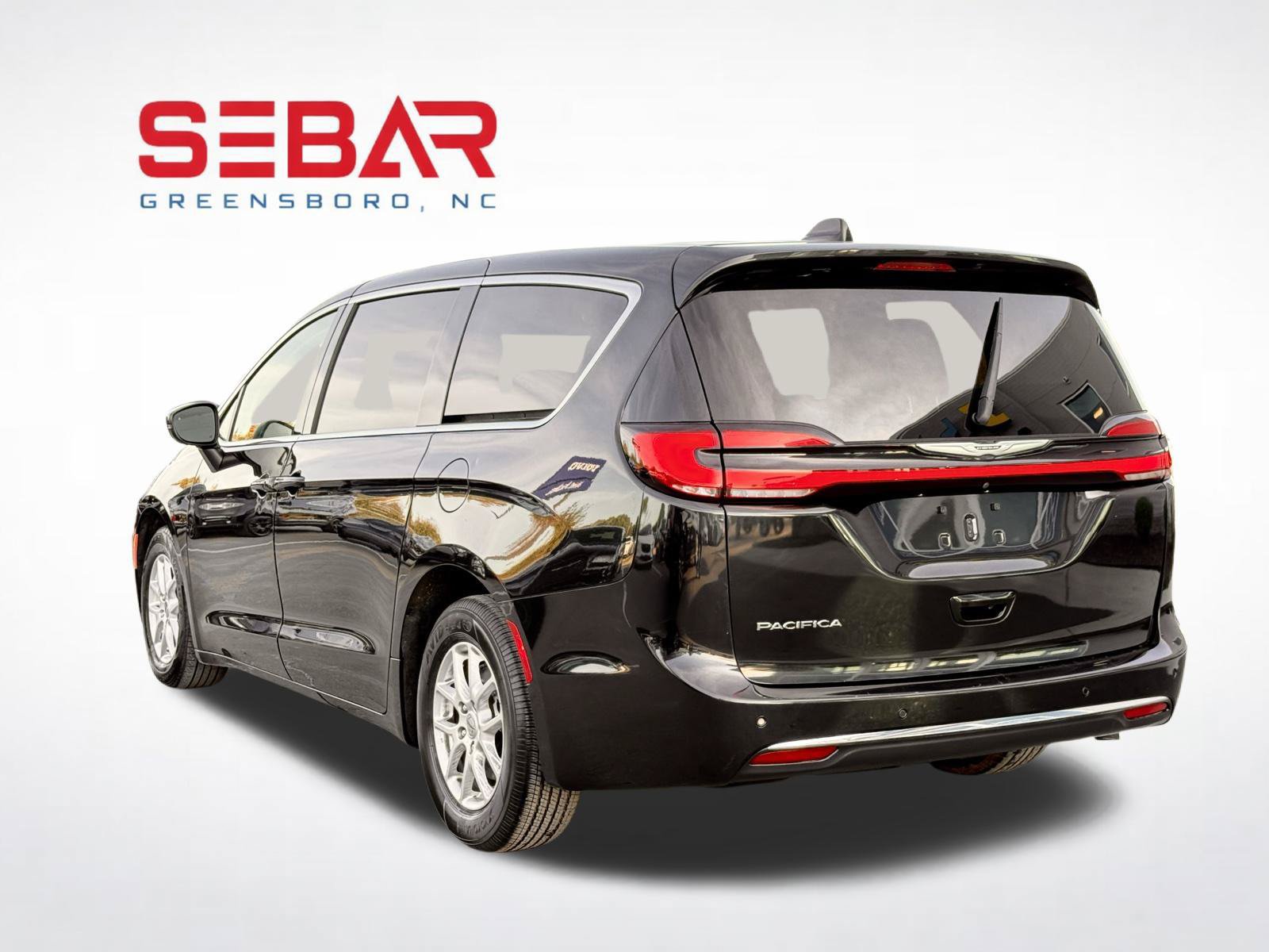 Used 2023 Chrysler Pacifica Touring-L FWD image 13