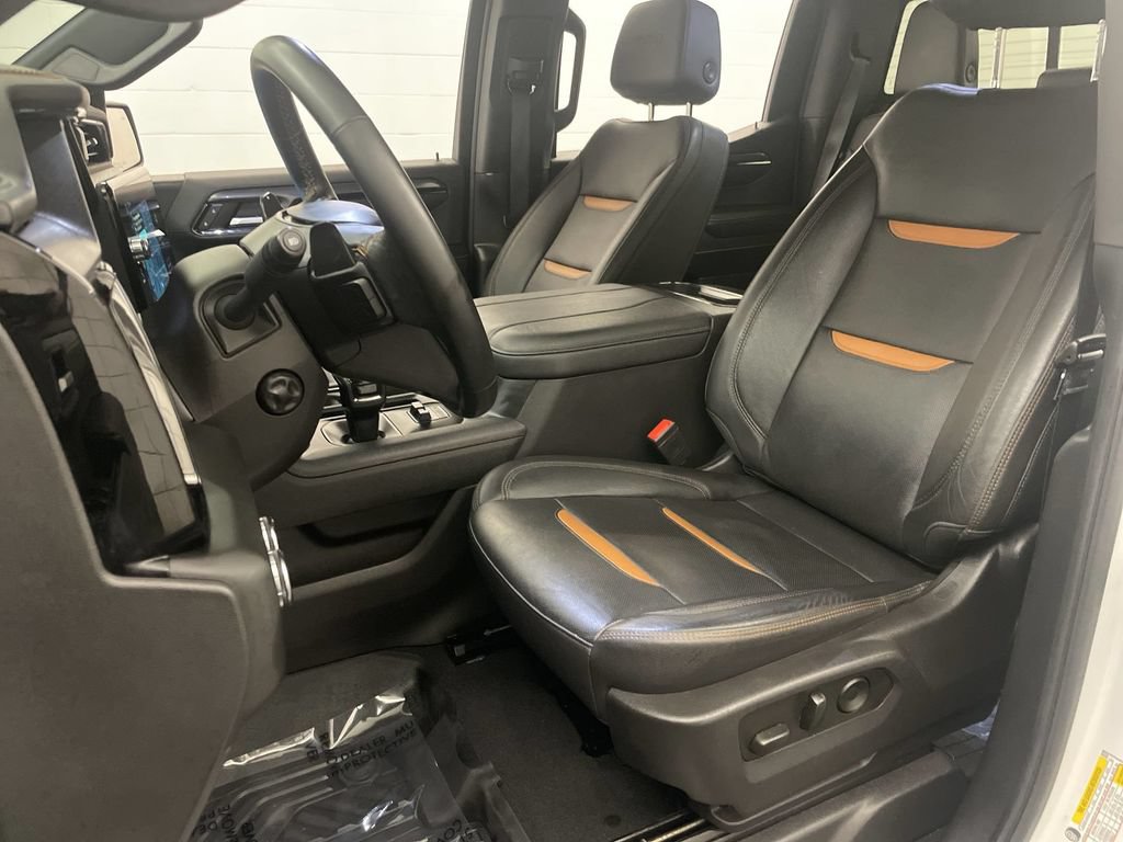 Used 2024 GMC Sierra 1500 AT4 w/ AT4 Premium Package AWD/4WD image 13