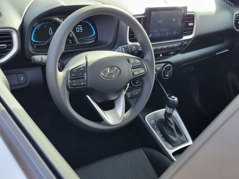 New 2026 Hyundai Venue SE image 3
