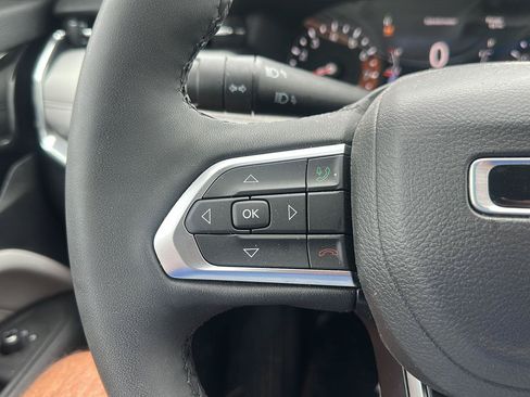 Used 2023 Jeep Compass Limited AWD/4WD image 14