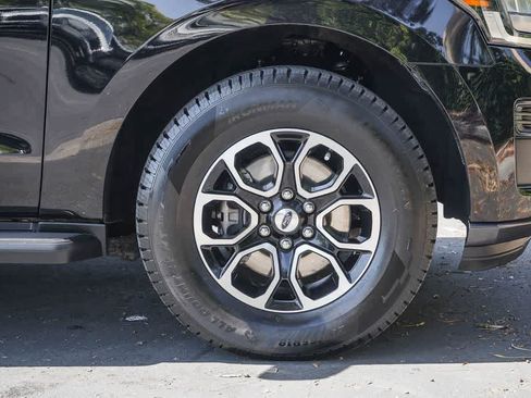 Used 2024 Ford Expedition XLT AWD/4WD image 9