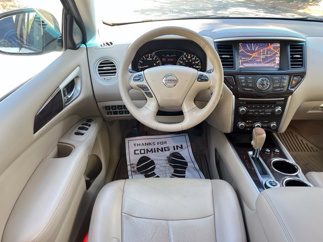 Used 2015 Nissan Pathfinder Platinum w/ Family Entertainment Package FWD image 32