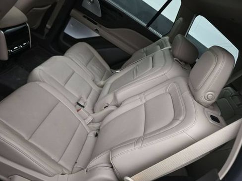 Used 2020 Lincoln Aviator Reserve w/ Equipment Group 202A AWD/4WD image 17