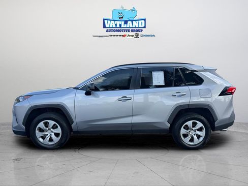 Used 2021 Toyota RAV4 LE image 2