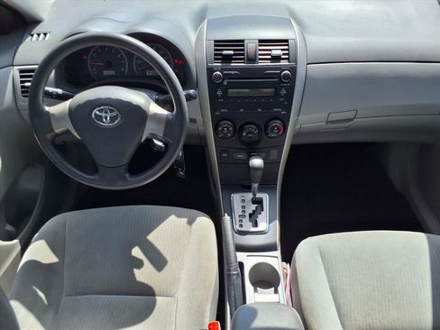 Used 2010 Toyota Corolla LE image 4