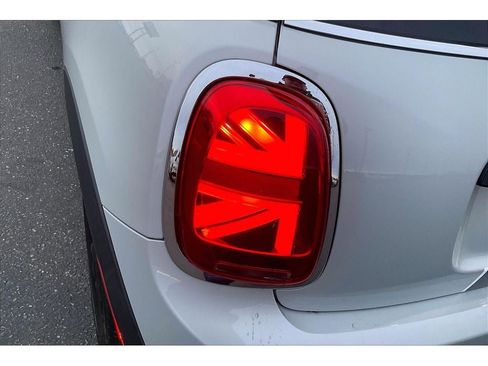 Used 2020 MINI Cooper 2-Door Hardtop image 31