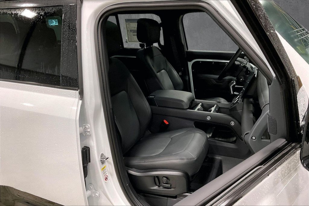 New 2026 Land Rover Defender 110 X-Dynamic SE AWD/4WD image 12
