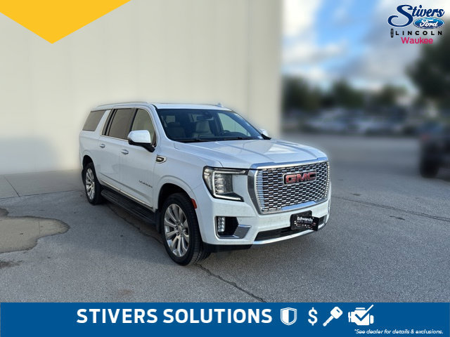 Used 2021 GMC Yukon XL SLT w/ SLT Premium Package AWD/4WD image 3
