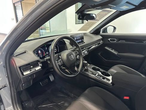 Used 2025 Honda Civic Sport image 16