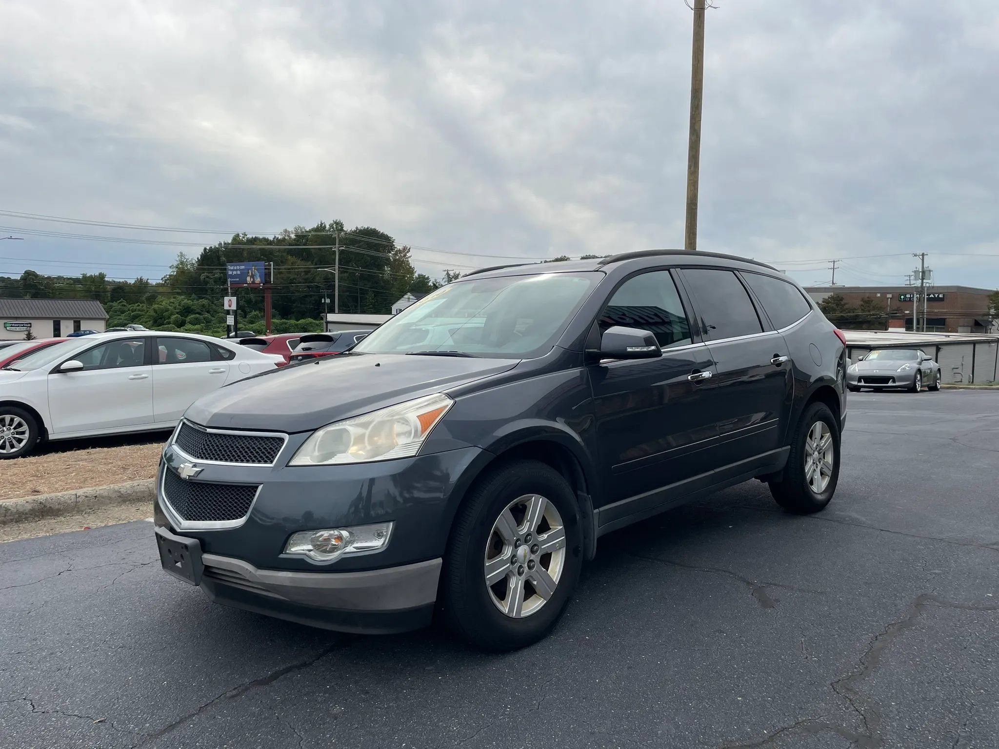 Used 2010 Chevrolet Traverse LT w/ Personal Connectivity Package AWD/4WD image 3