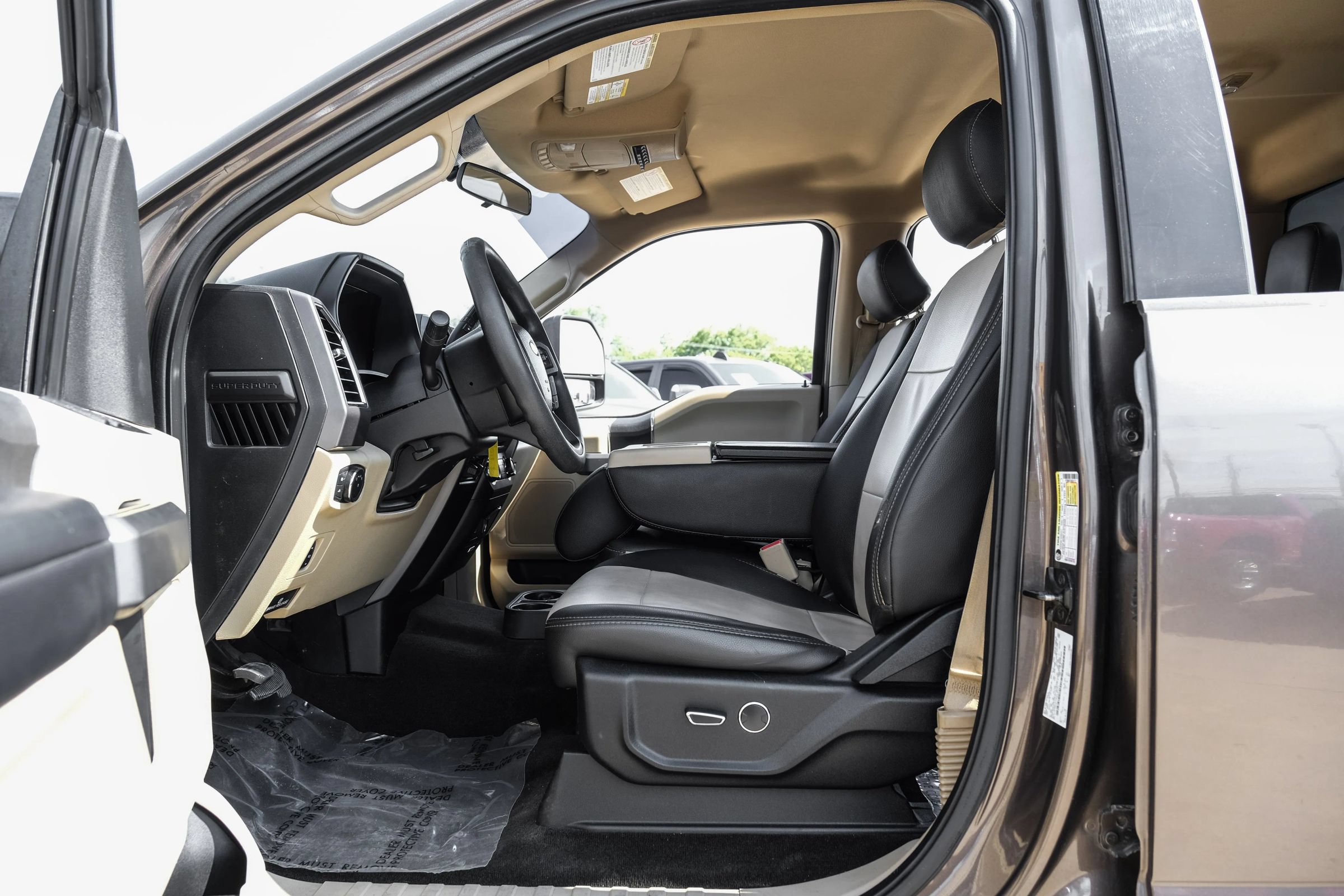 Used 2017 Ford F250 XLT w/ XLT Value Package AWD/4WD image 14