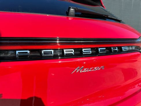 Certified 2026 Porsche Macan AWD/4WD image 14