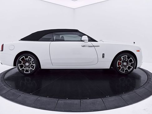 Used 2020 Rolls-Royce Dawn RWD image 17