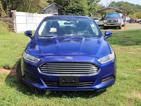 Used 2015 Ford Fusion SE FWD image 2