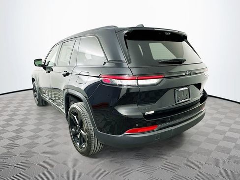 Certified 2025 Jeep Grand Cherokee Limited w/ Luxury Tech Group II AWD/4WD image 8