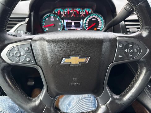 Used 2017 Chevrolet Suburban LT image 18