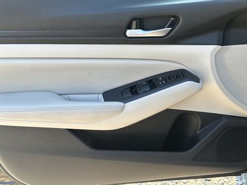 Used 2025 Nissan Altima 2.5 SV FWD image 10