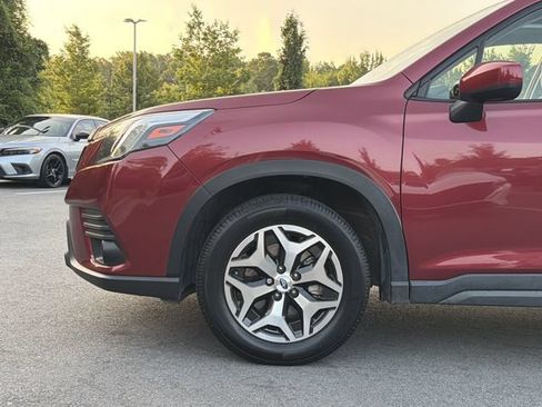 Used 2023 Subaru Forester Premium AWD/4WD image 9