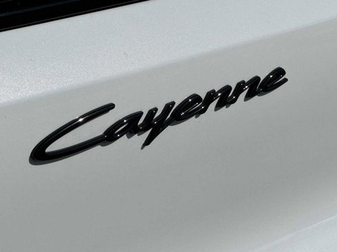 Used 2025 Porsche Cayenne image 11