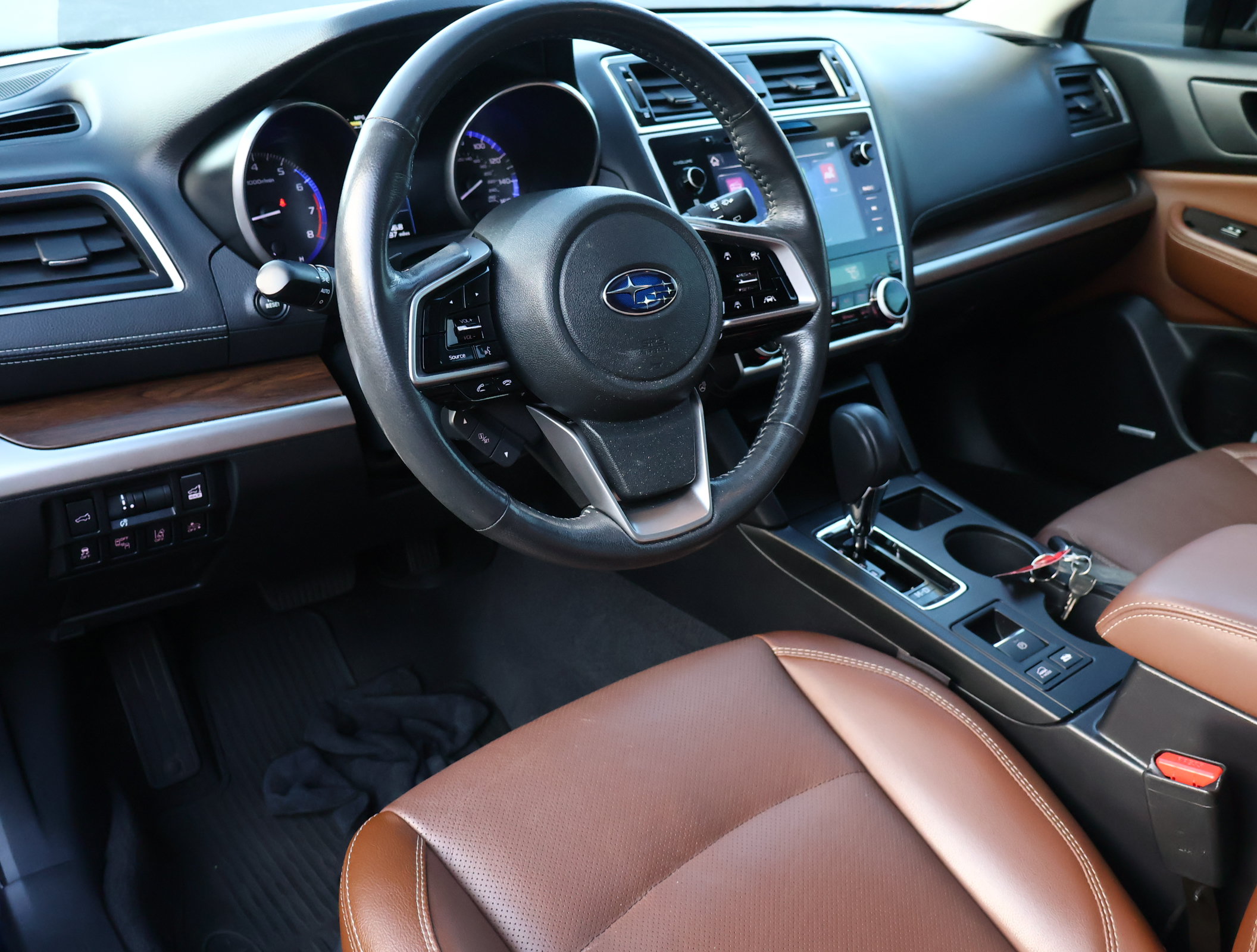 Used 2018 Subaru Outback 3.6R Touring AWD/4WD image 2
