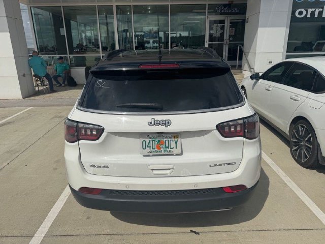 Used 2024 Jeep Compass Limited AWD/4WD image 7